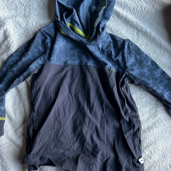 Sweater & jacket bundle - Picture 7 of 8